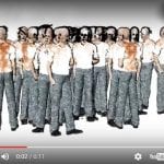Digitale Kunst: Gruppe identischer Männerfiguren in weißen Shirts, stilisiert | Digital art: group of identical male figures in white shirts, stylized
