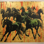 Galoppierendes Pferde-Rudel, schwarz-grün auf Goldgrund mit roten Farbläufern | Galloping herd of horses, black-green on gold ground with red paint drips